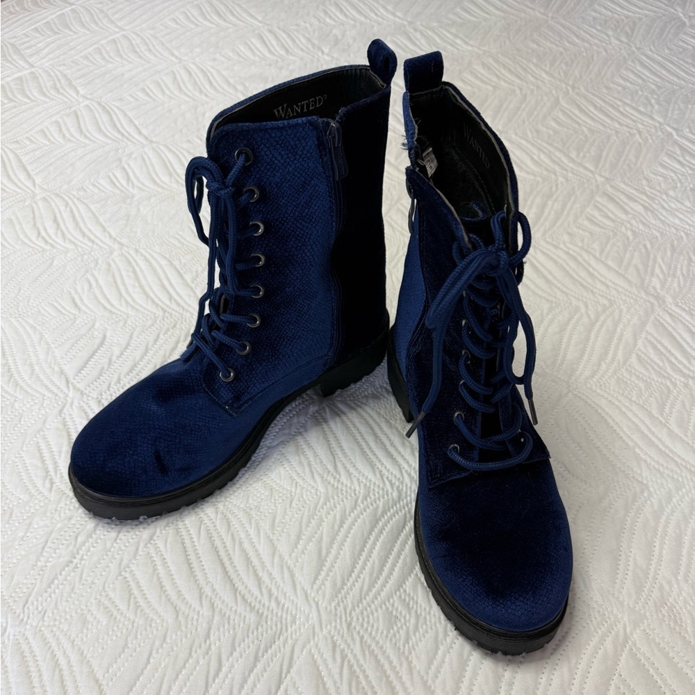 Wanted Women’s Blue Velour Lace Up Combat Boots. Size 8